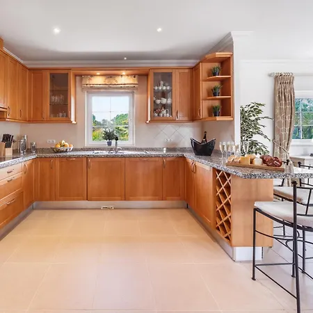 Willa Extraordinary On An Elevated Position In Quinta Do