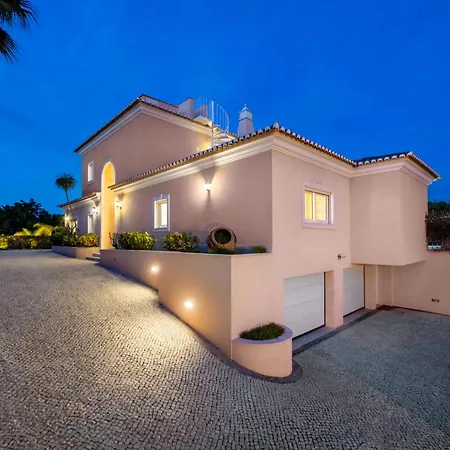 Extraordinary On An Elevated Position In Quinta Do Villa *