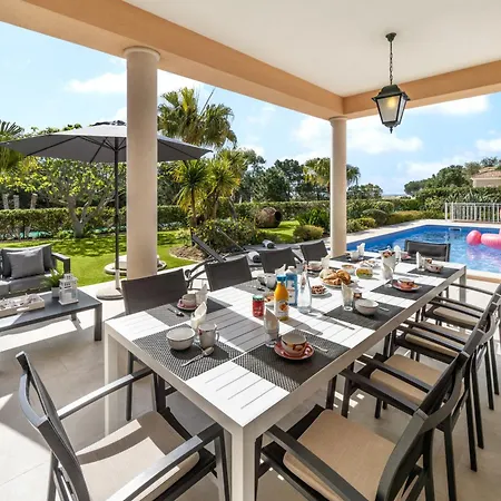 Extraordinary On An Elevated Position In Quinta Do