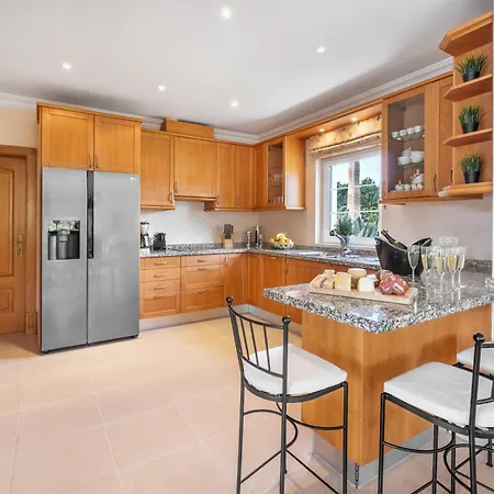 Extraordinary On An Elevated Position In Quinta Do Villa Quinta do Lago