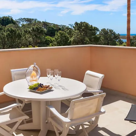 Villa Extraordinary On An Elevated Position In Quinta Do