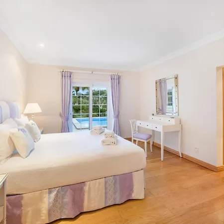 Extraordinary On An Elevated Position In Quinta Do Villa *