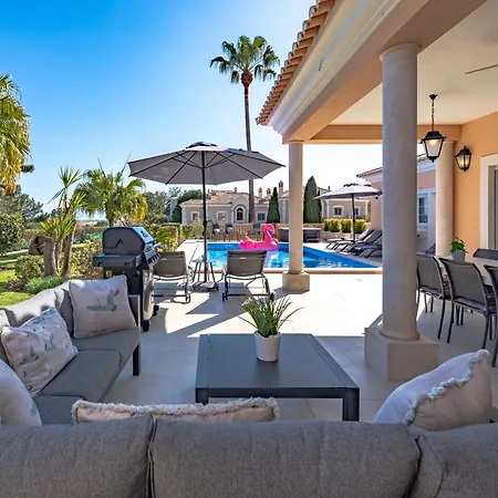 Extraordinary On An Elevated Position In Quinta Do Villa *