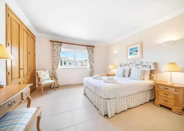 Villa Extraordinary On An Elevated Position In Quinta Do *