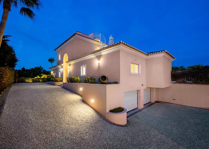 Extraordinary On An Elevated Position In Quinta Do Villa *