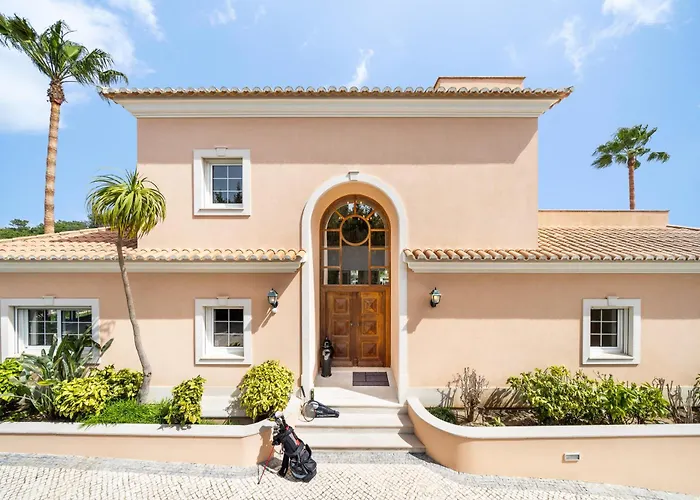 Extraordinary On An Elevated Position In Quinta Do Villa *