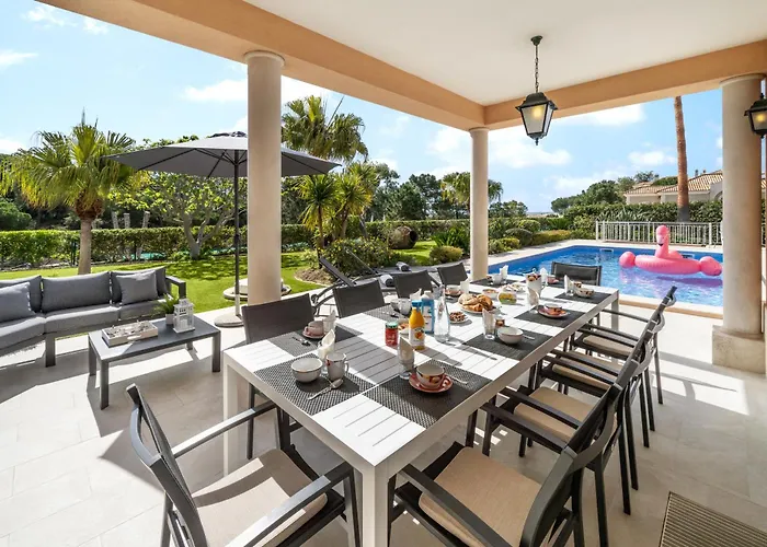 Extraordinary On An Elevated Position In Quinta Do