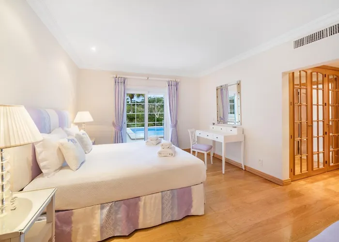 Extraordinary On An Elevated Position In Quinta Do Villa *